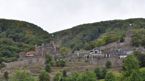  ... und noch mehr Burgen und Schlösser - Aussicht Rheinschifffahrt