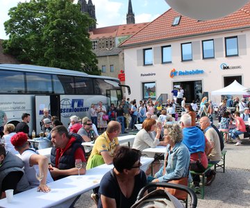  Volle Bänke bei erstklassigem Wetter