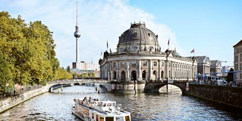 Titelbild für Berlin mit Brückenschifffahrt